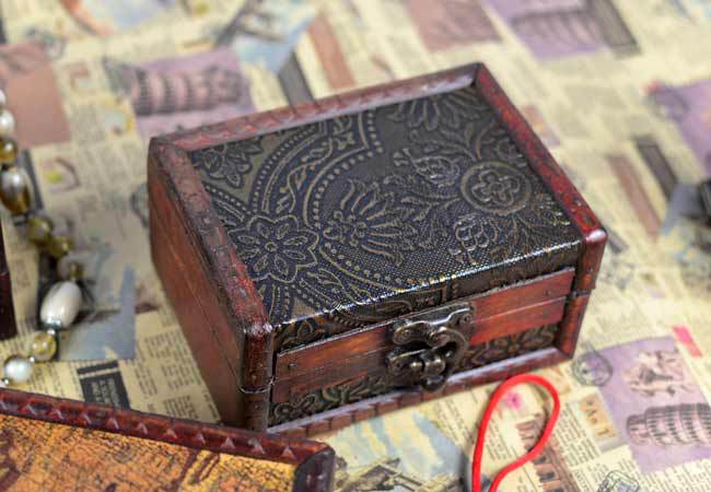 Title 14, European style antique desktop storage box