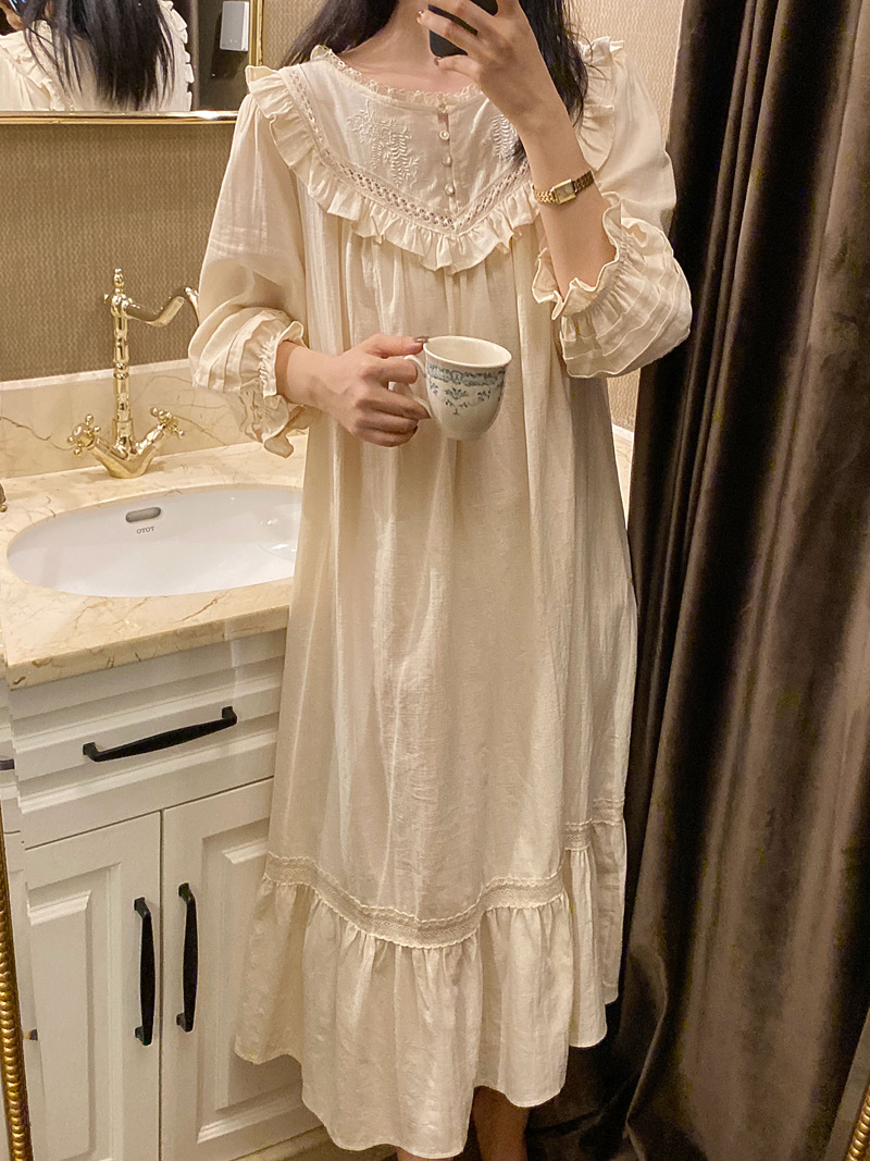 Title 6, Vintage Court Style Nightdress Long Princess Style