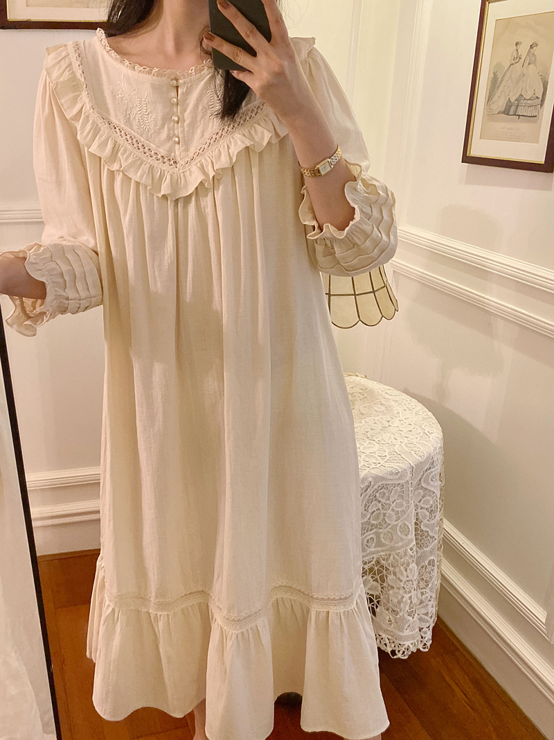 Title 7, Vintage Court Style Nightdress Long Princess Style