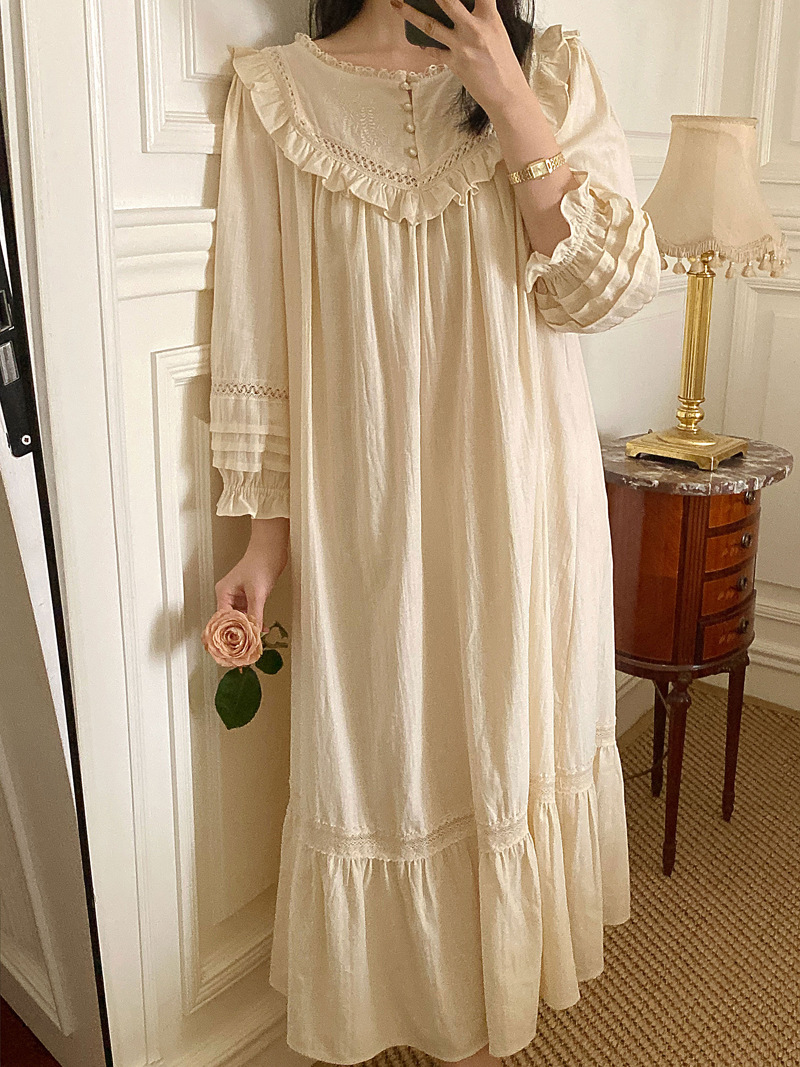 Title 9, Vintage Court Style Nightdress Long Princess Style