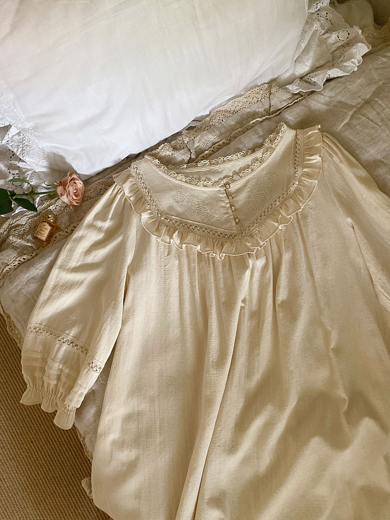 Title 14, Vintage Court Style Nightdress Long Princess Style