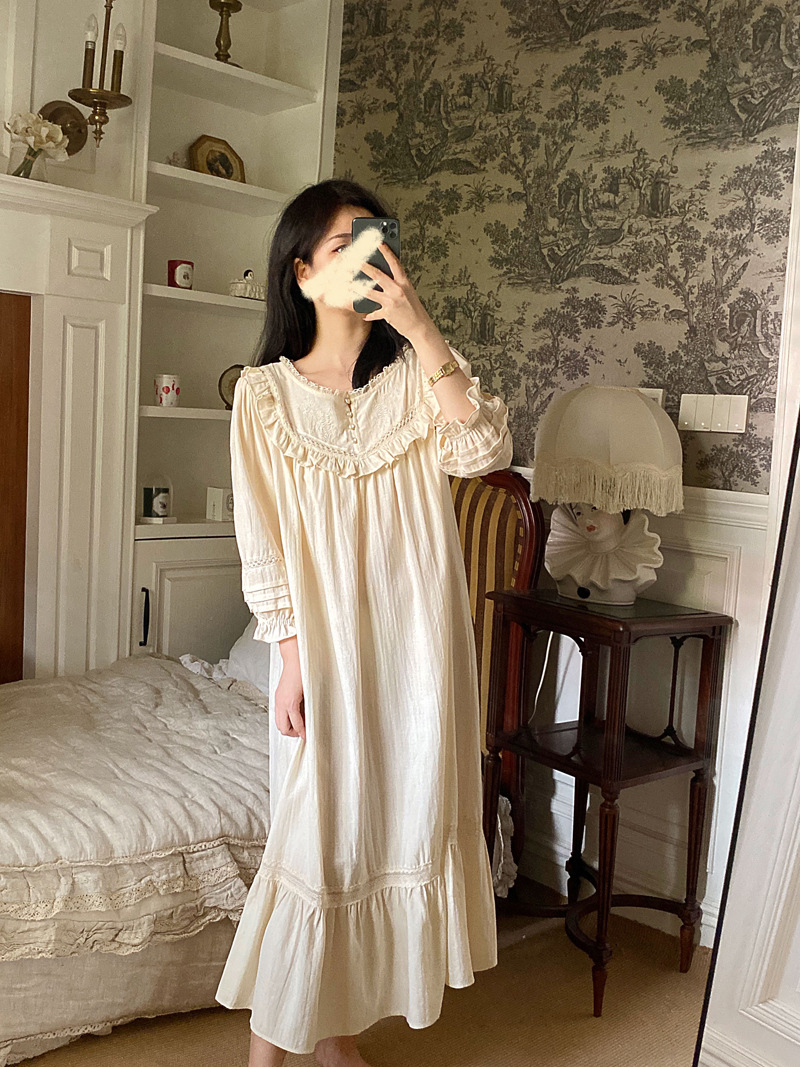 Title 16, Vintage Court Style Nightdress Long Princess Style