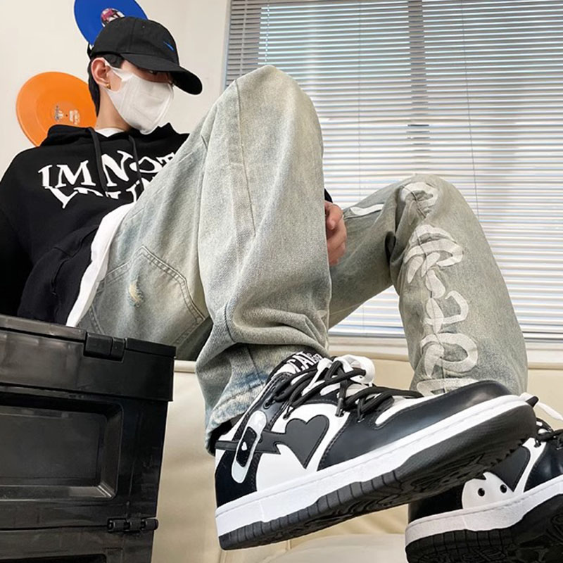 أحذية رياضية زوجية بنمط عصري مناسبة لجميع الإطلالات