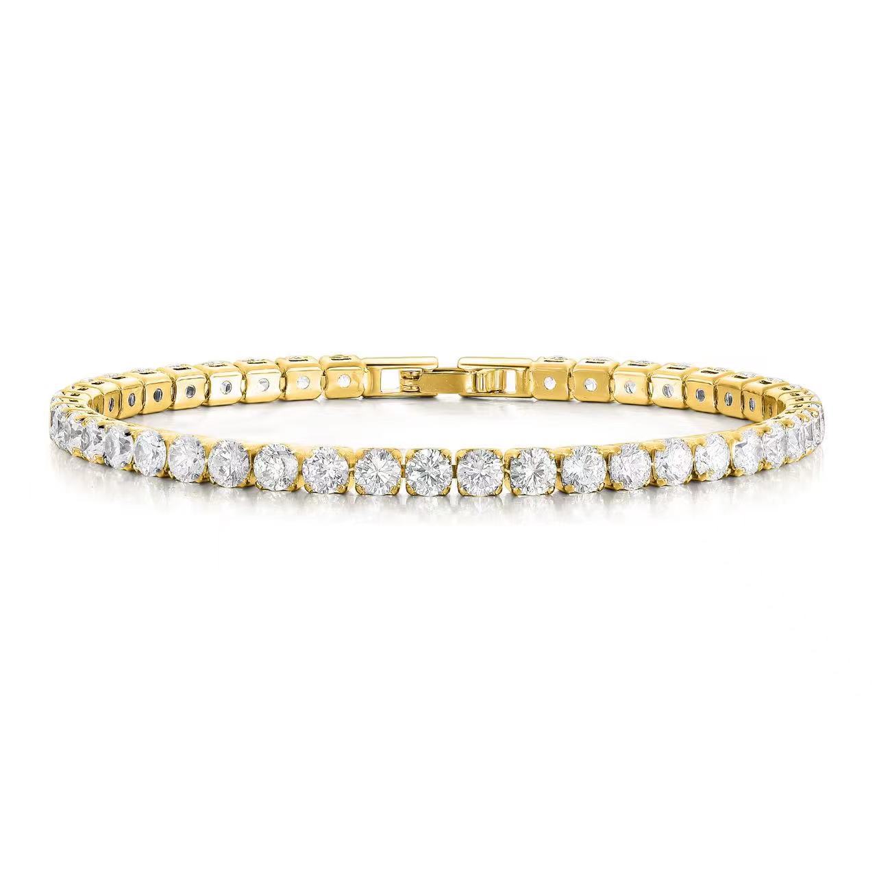 Our collection includes bracelets with lab grown or natural diamonds in a variety of shapes, sizes and colors. Set in gold or platinum.