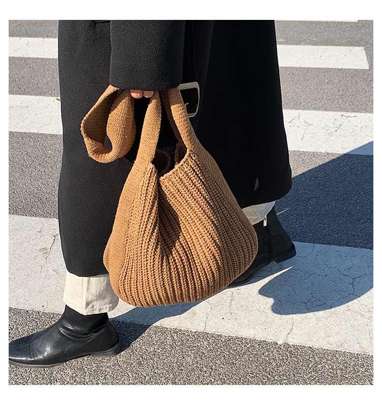 Retro Underarm Single Shoulder Woven Student Handbag