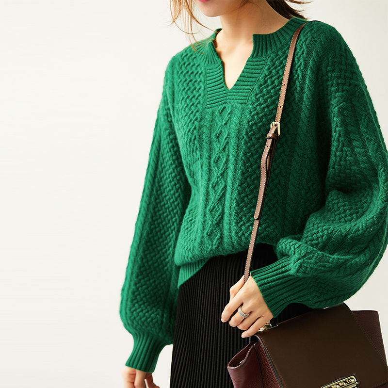 Title 6, Emerald Wool Sweater Women V-neck Padded Pullover