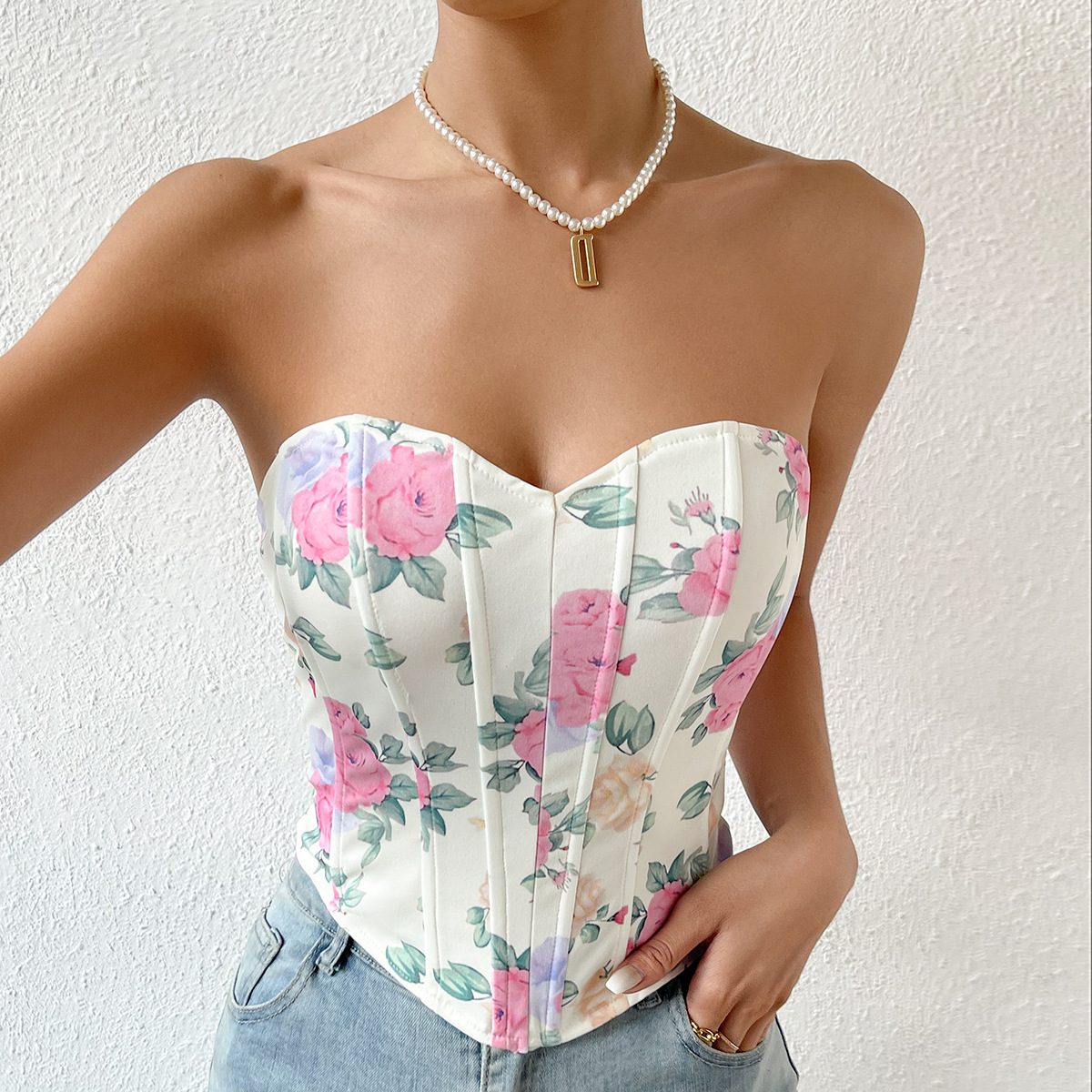 Title 15, Sexy Hot Girl Low-cut Backless Flower Wrapped C...