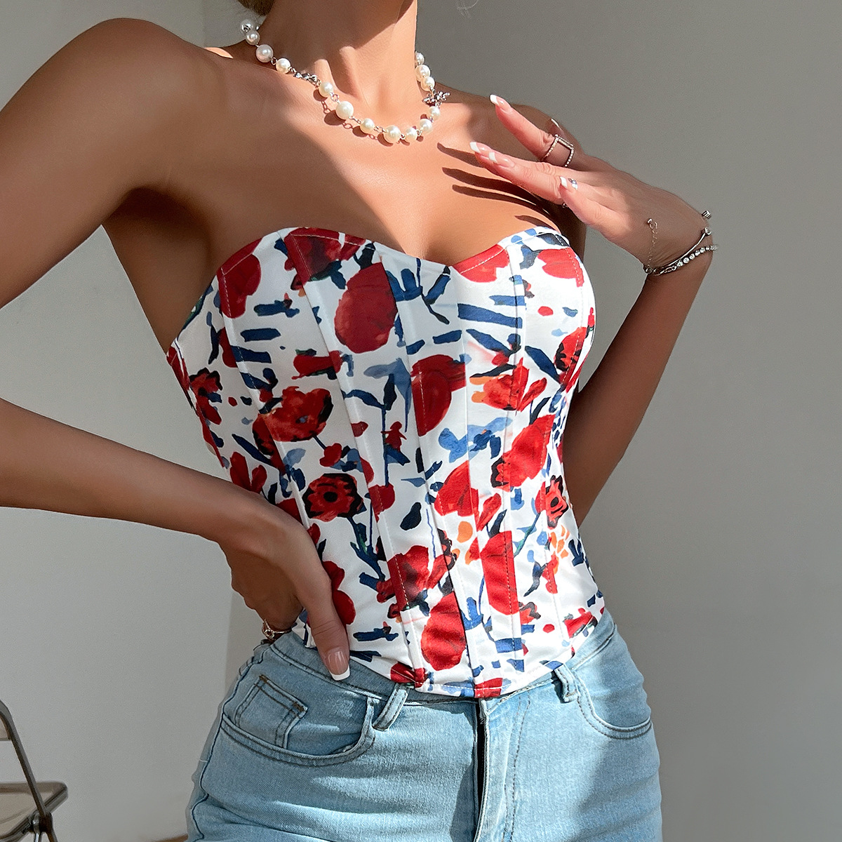 Title 17, Sexy Hot Girl Low-cut Backless Flower Wrapped C...