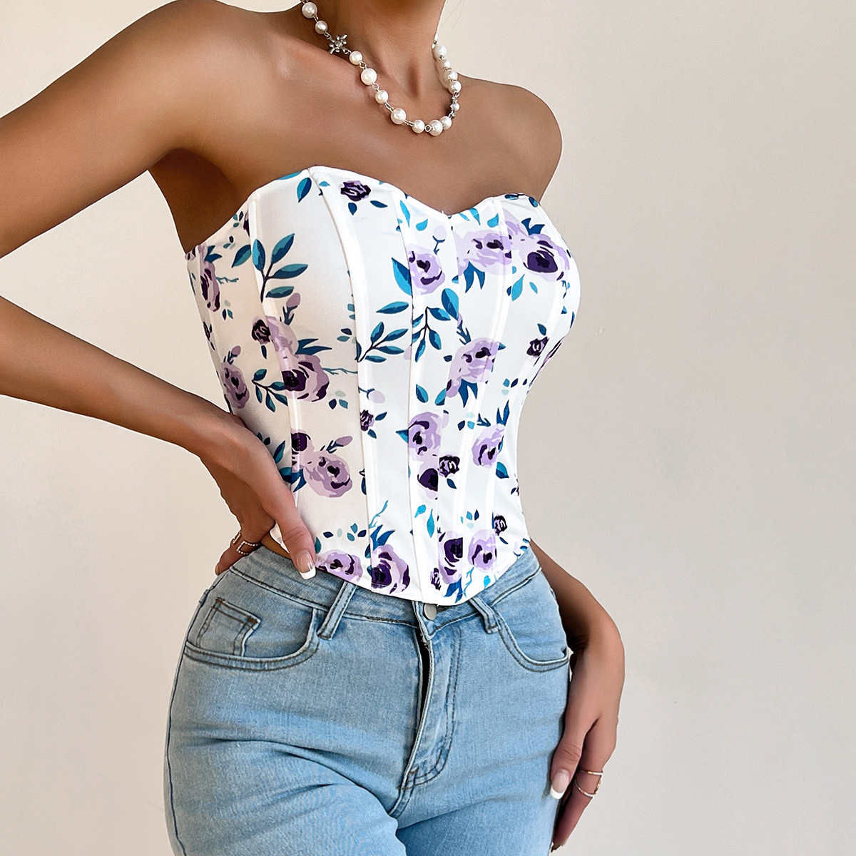 Title 27, Sexy Hot Girl Low-cut Backless Flower Wrapped C...