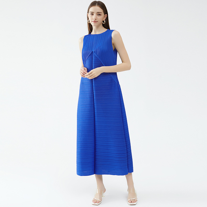 Pleated Day Dress, picture 7 of 8