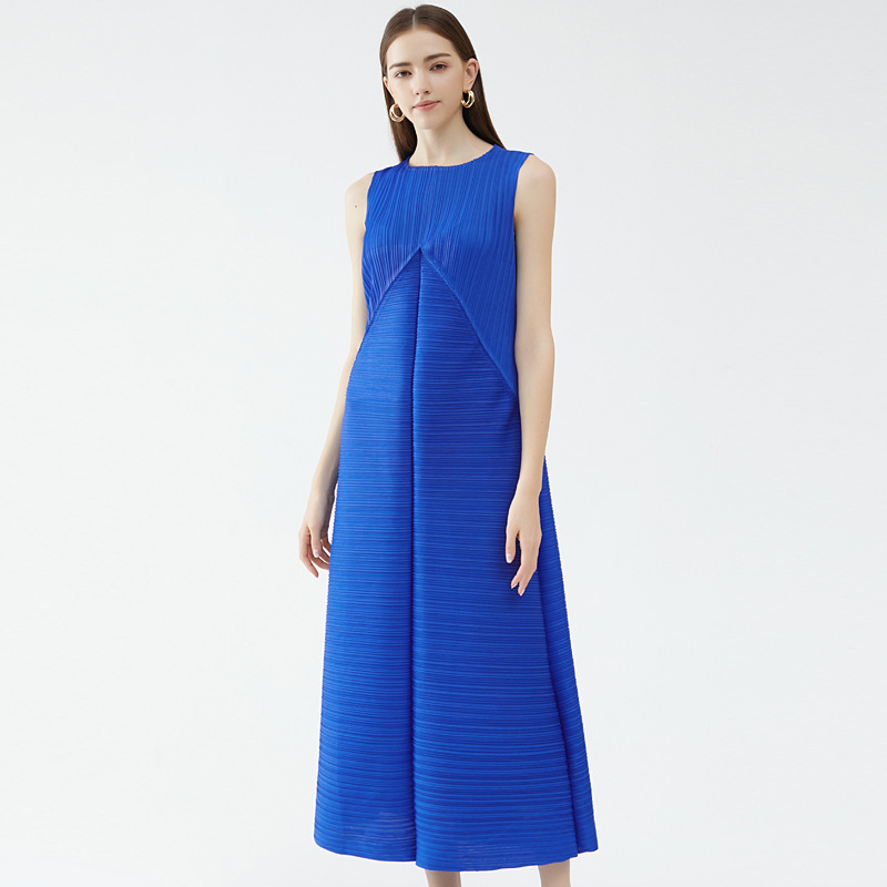 Pleated Day Dress, picture 3 of 8