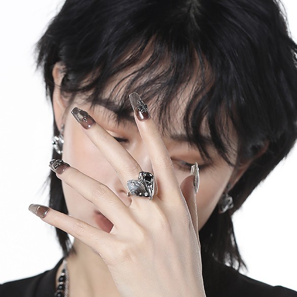 Lava Fold Love Heart-shaped Ring