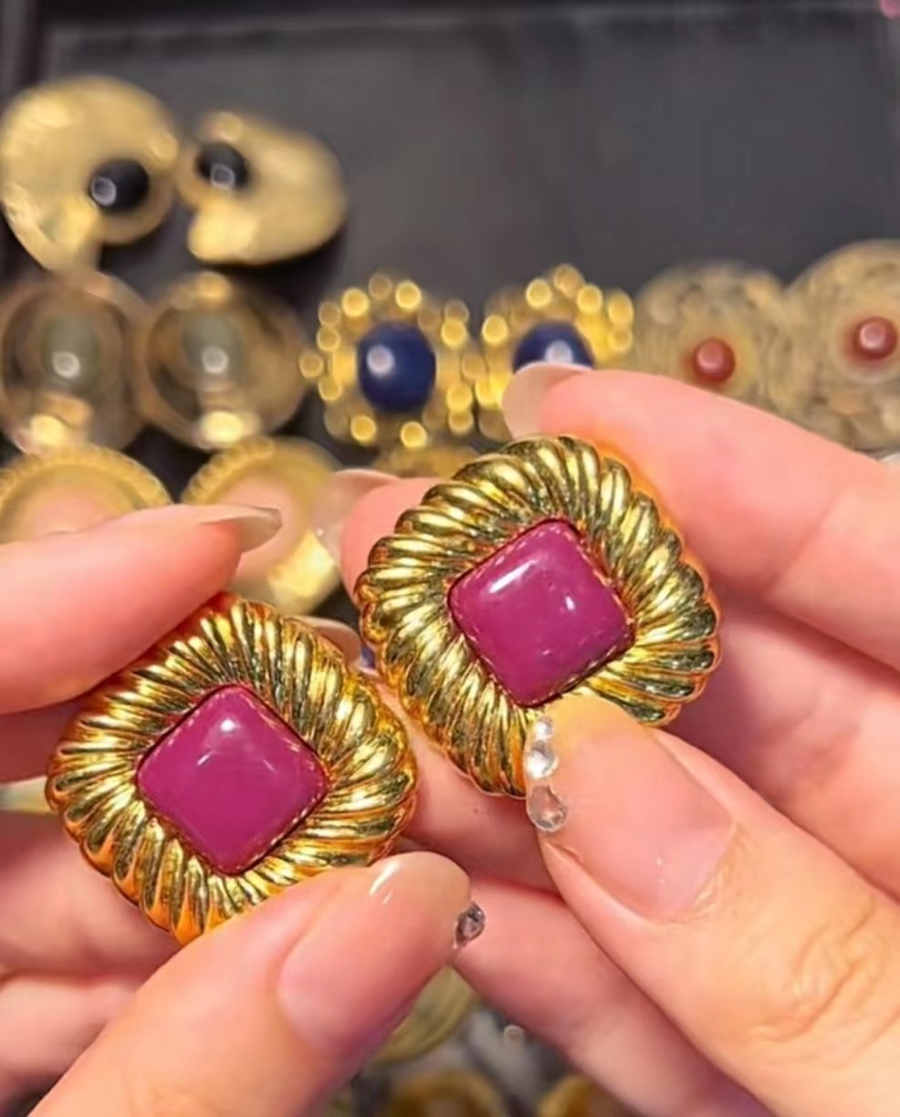 Vintage Ear Clip Rare Niche Marking Rose Red Square Earrings