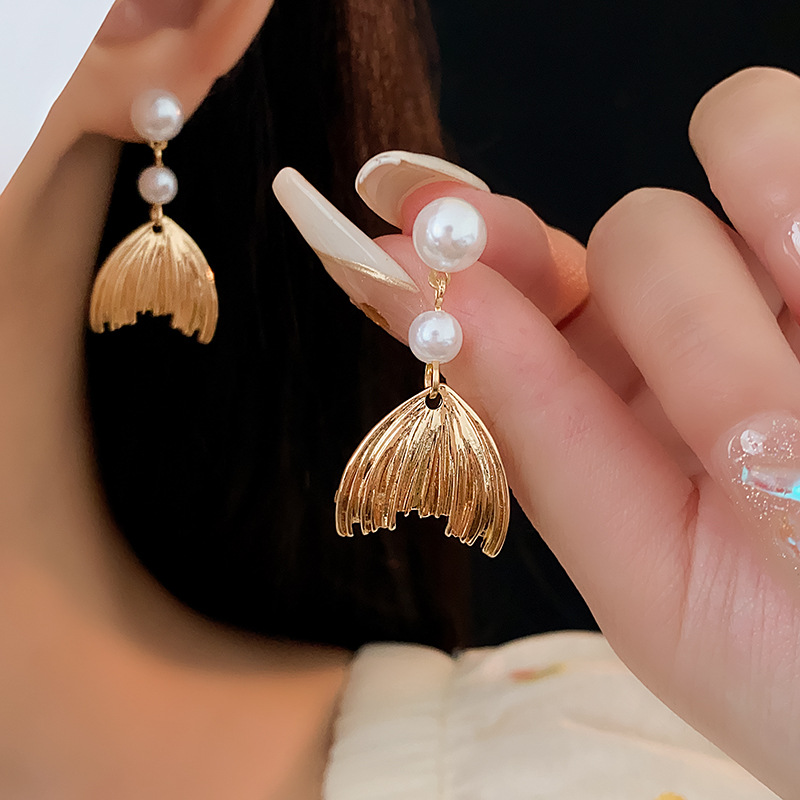 Title 7, Silver Needle Fishtail Pearl Tassel Simple Earr...