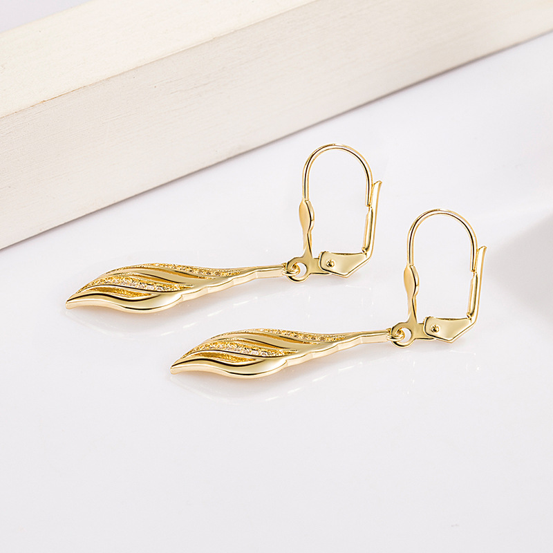 New Graceful And Cute Girl Ear Clip Zircon Leaf Shape