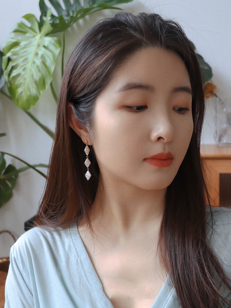 Natural Baroque Pearl Rhombus Earrings