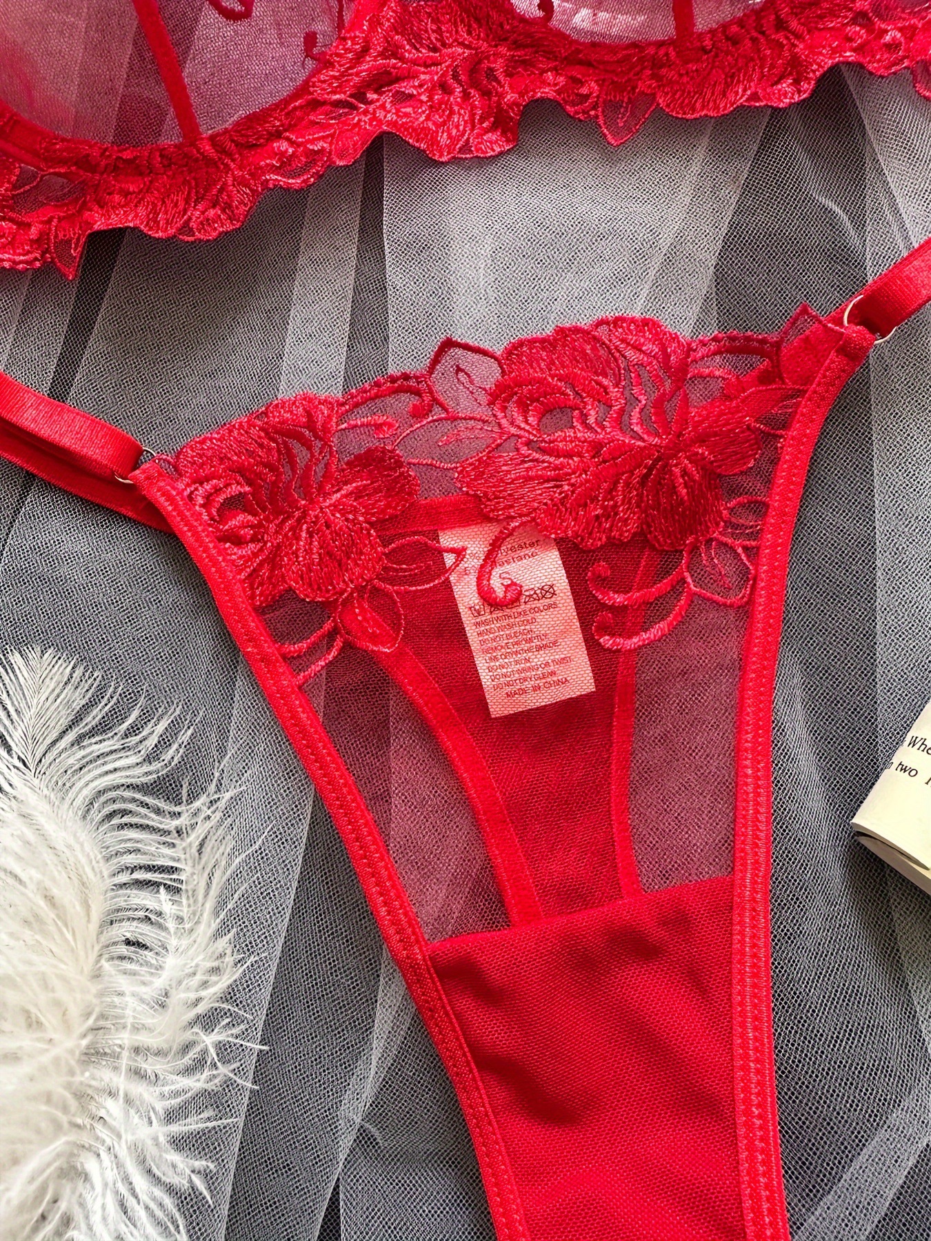 Title 7, Ensemble de lingerie broderie florale en maille...