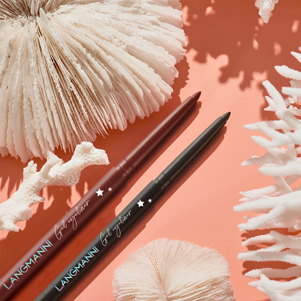 Eyeliner Is Waterproof And Long-lasting Without Smudging thumbnail 3