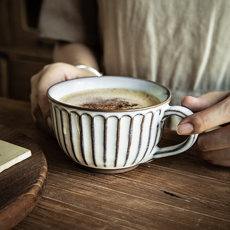 كوب جيزن رجعي بتصميم كوب الإغاثة الأمريكي