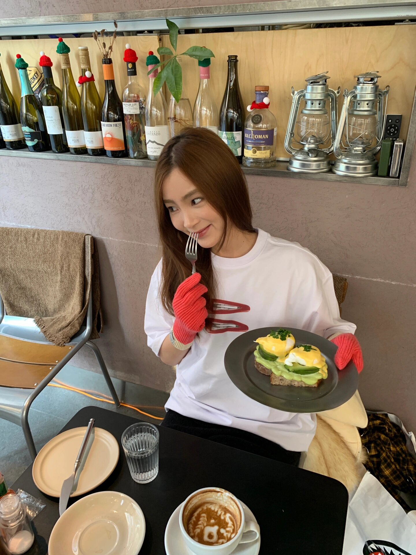 Loose White Bottoming Round Neck Top