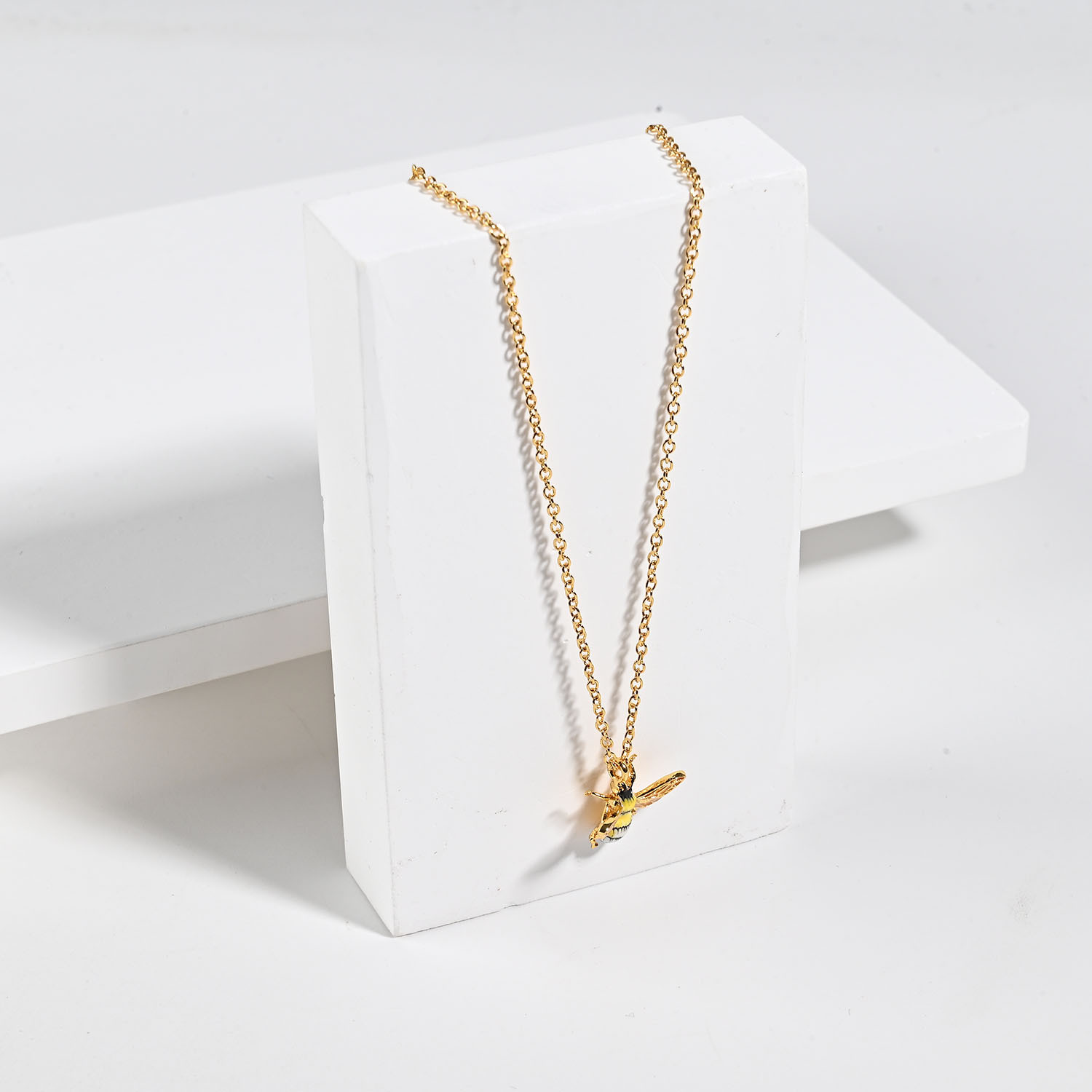 Cute Flowers Little Bee Necklace