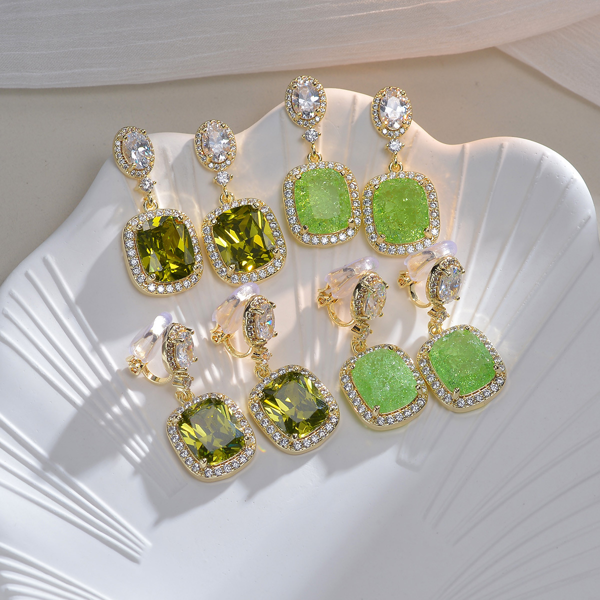 Women's Fashion Elegant Retro Olive Zirconium Earrings