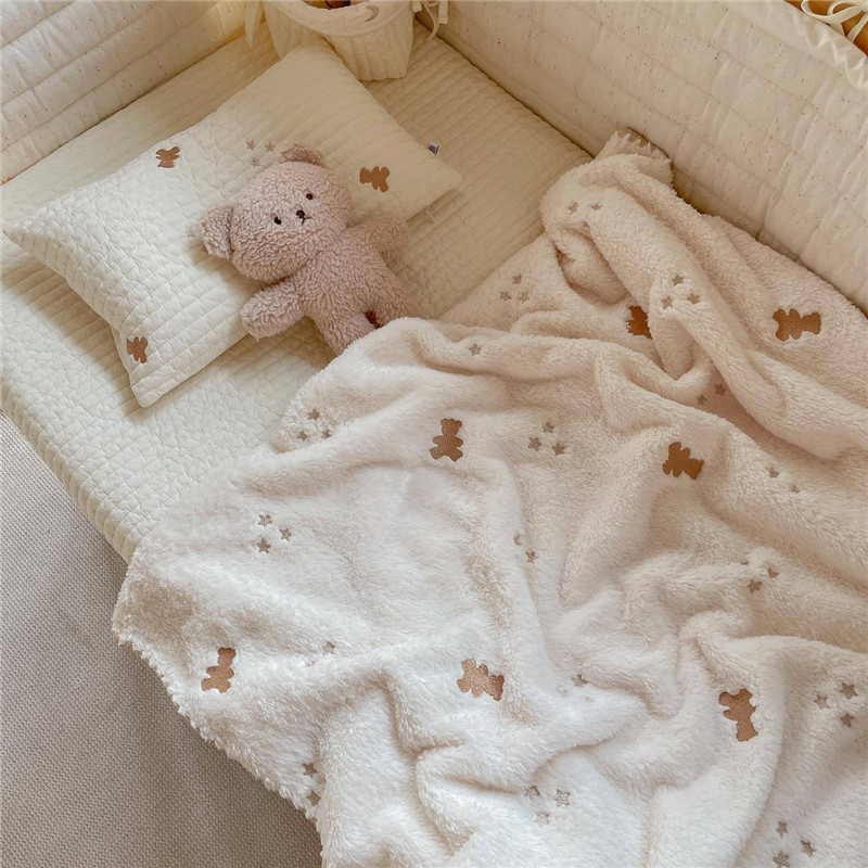 2403101200020329800 - Baby Nap Embroidery Velvet Blanket