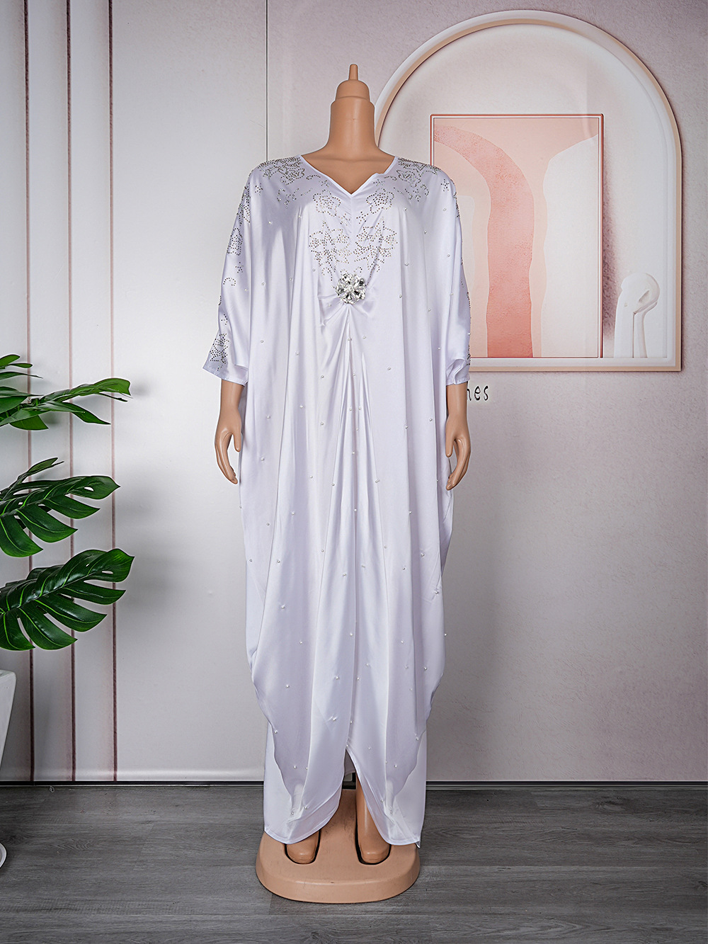 Exquisite Nigerian Dresses – Beaded Chiffon Elegance with Brooch Detail 61 2403140133220326000