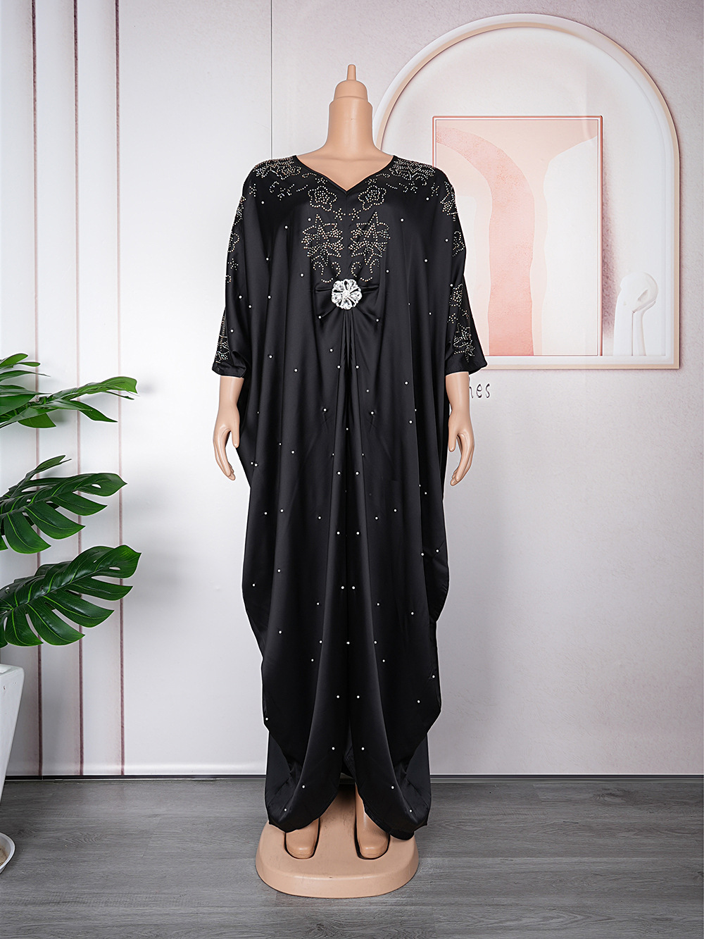 Exquisite Nigerian Dresses – Beaded Chiffon Elegance with Brooch Detail 67 2403140133220328600