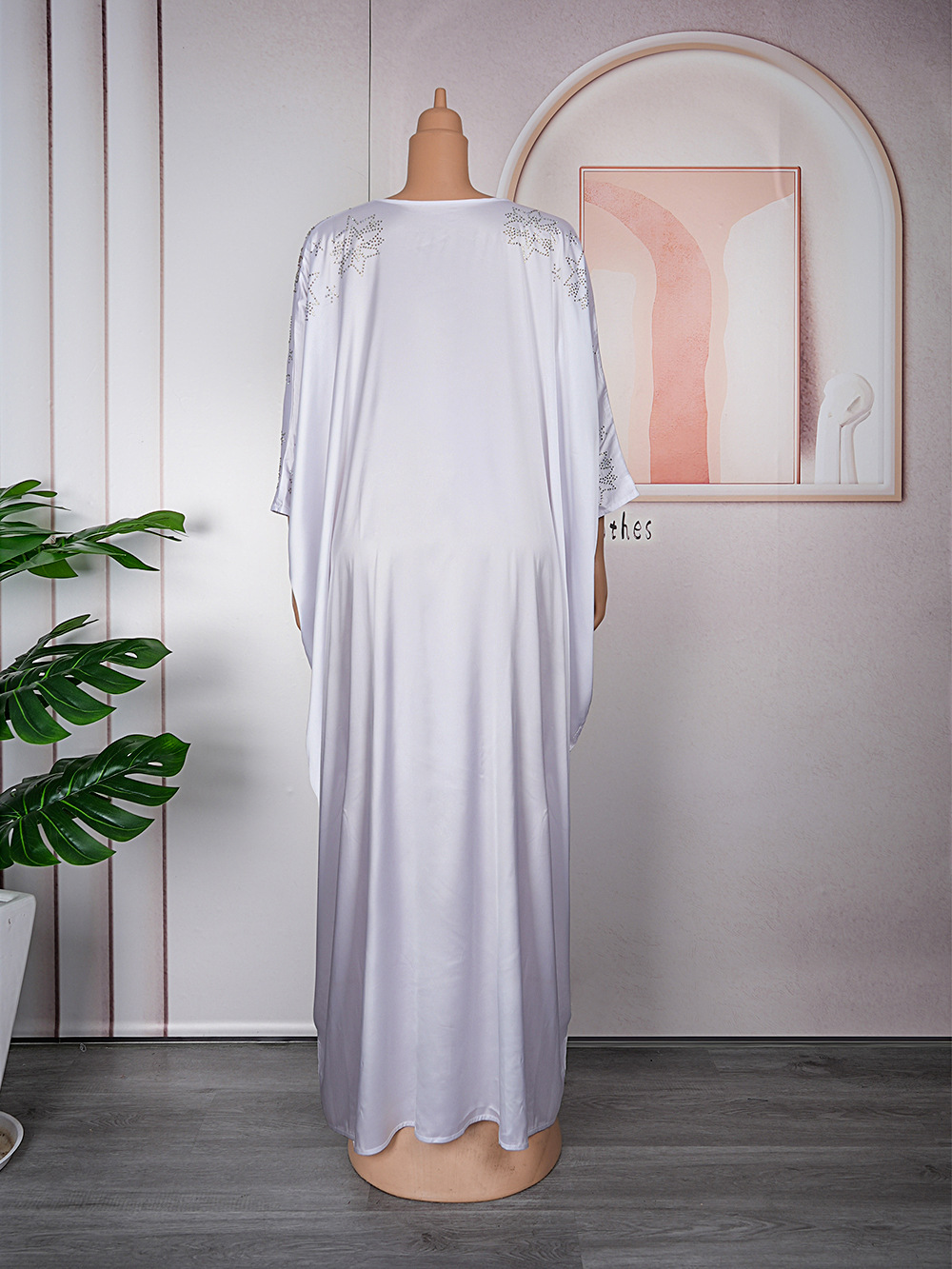 Exquisite Nigerian Dresses – Beaded Chiffon Elegance with Brooch Detail 68 2403140133220328900