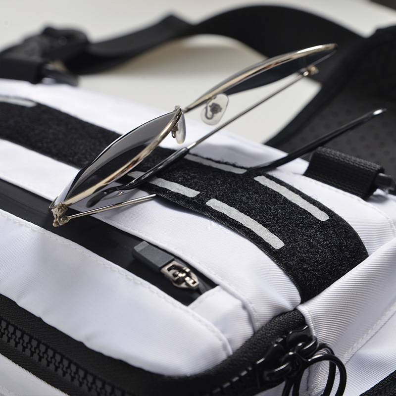 Adjustable Running Breathable Phone Chest Bag — foto 4