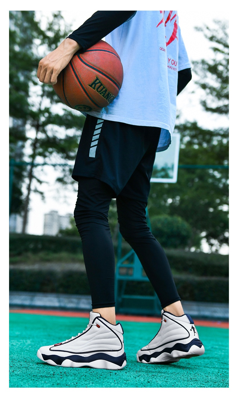 أحذية رياضية عالية الرقبة عصرية بسُمك متين ومقاومة للاهتراء