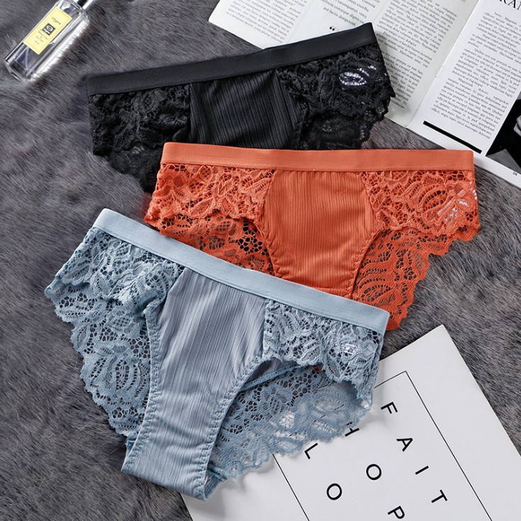 Title 3, 3-Piece Set Of Cotton Lace Ladies Underwear