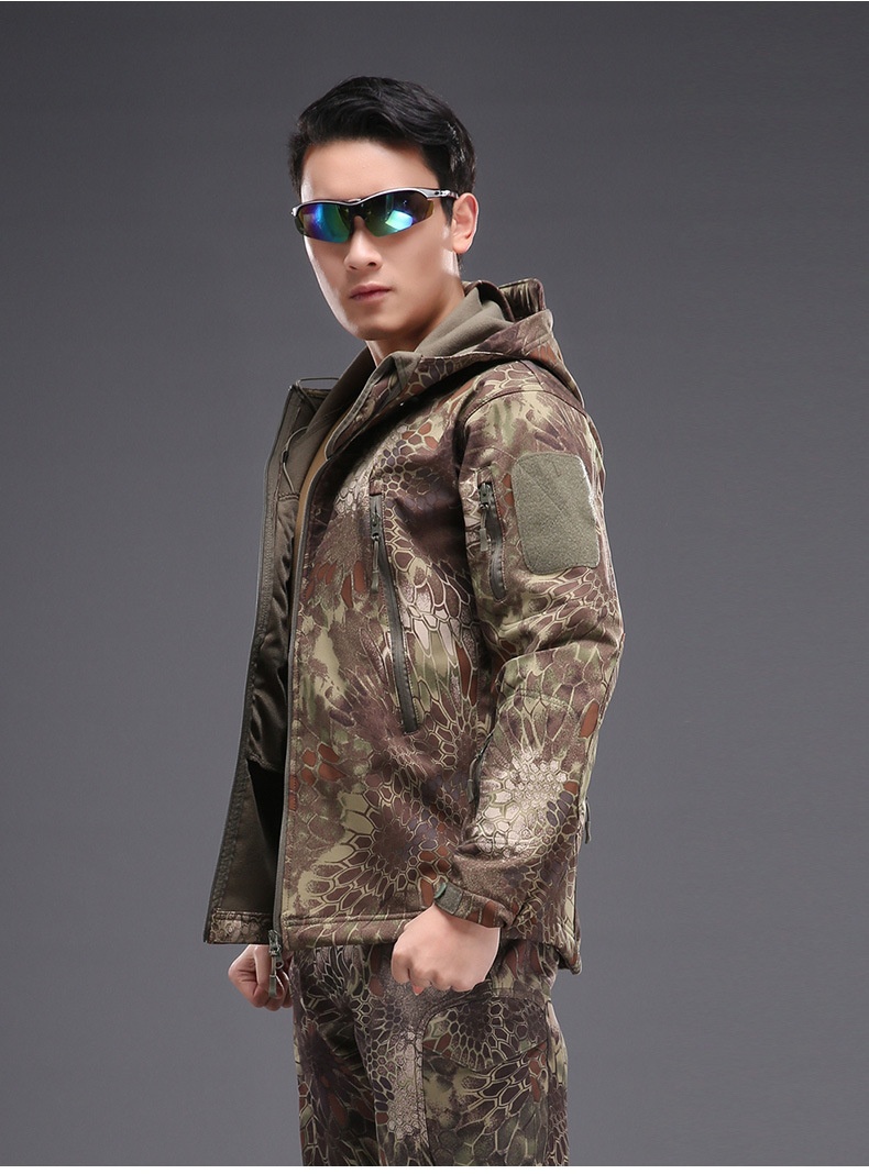 Soft Shell Charge Mountaineering Clothing Hooded Casual Thermal And Windproof