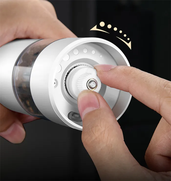 Rechargeable Electric Salt and Pepper Grinder Set - detail photo 6