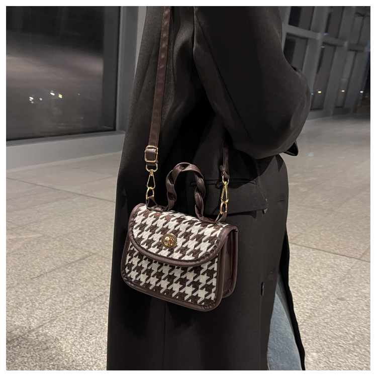 Title 3, Kleine en trendy checkerboard crossbody tas. Dr...