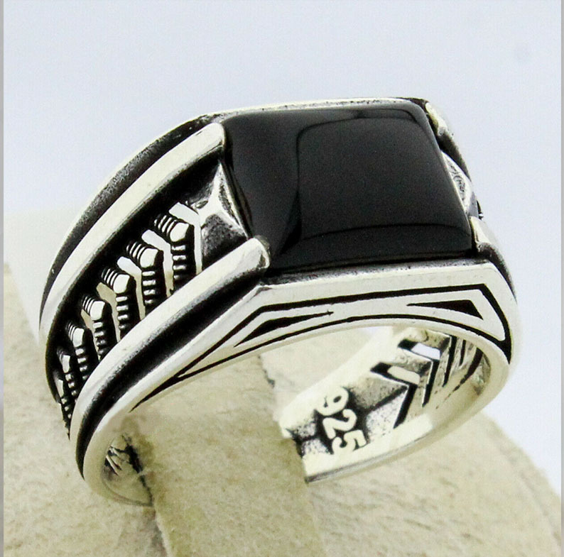 Title 4, Womens Vintage Pattern Black Face Ring A styli...