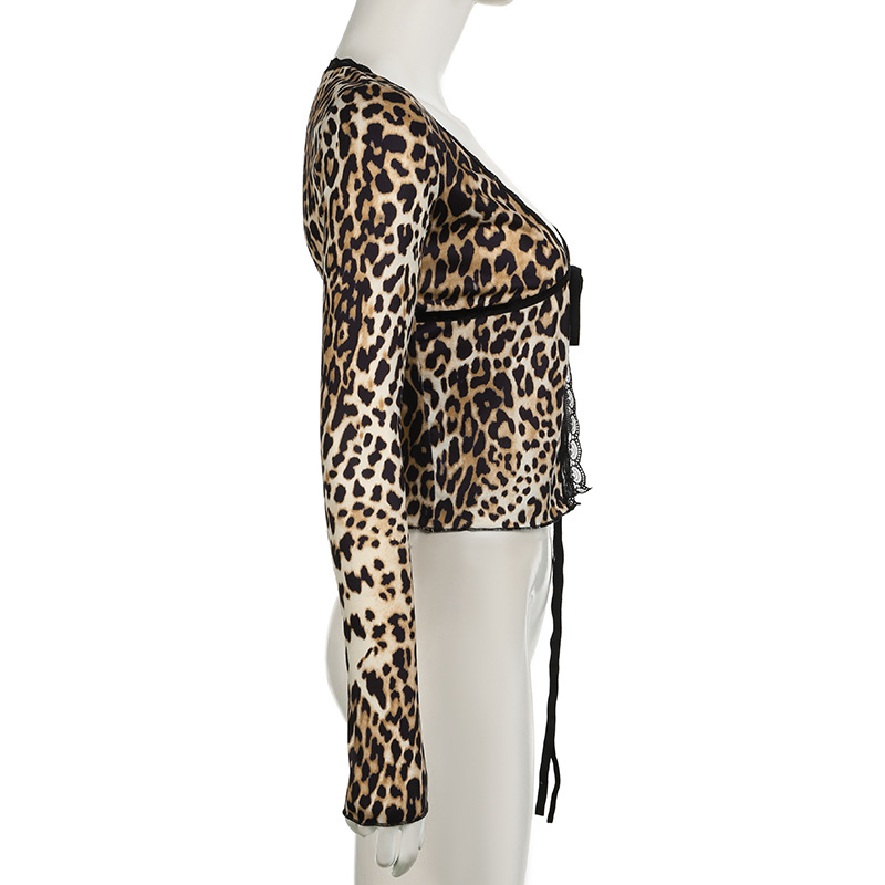 Title 6, Top com estampa de leopardo, costura de renda, ...