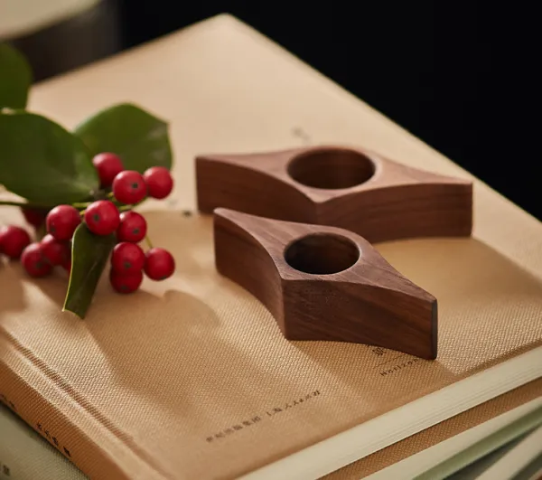Wooden Finger Book Holder lifestyle photo 5