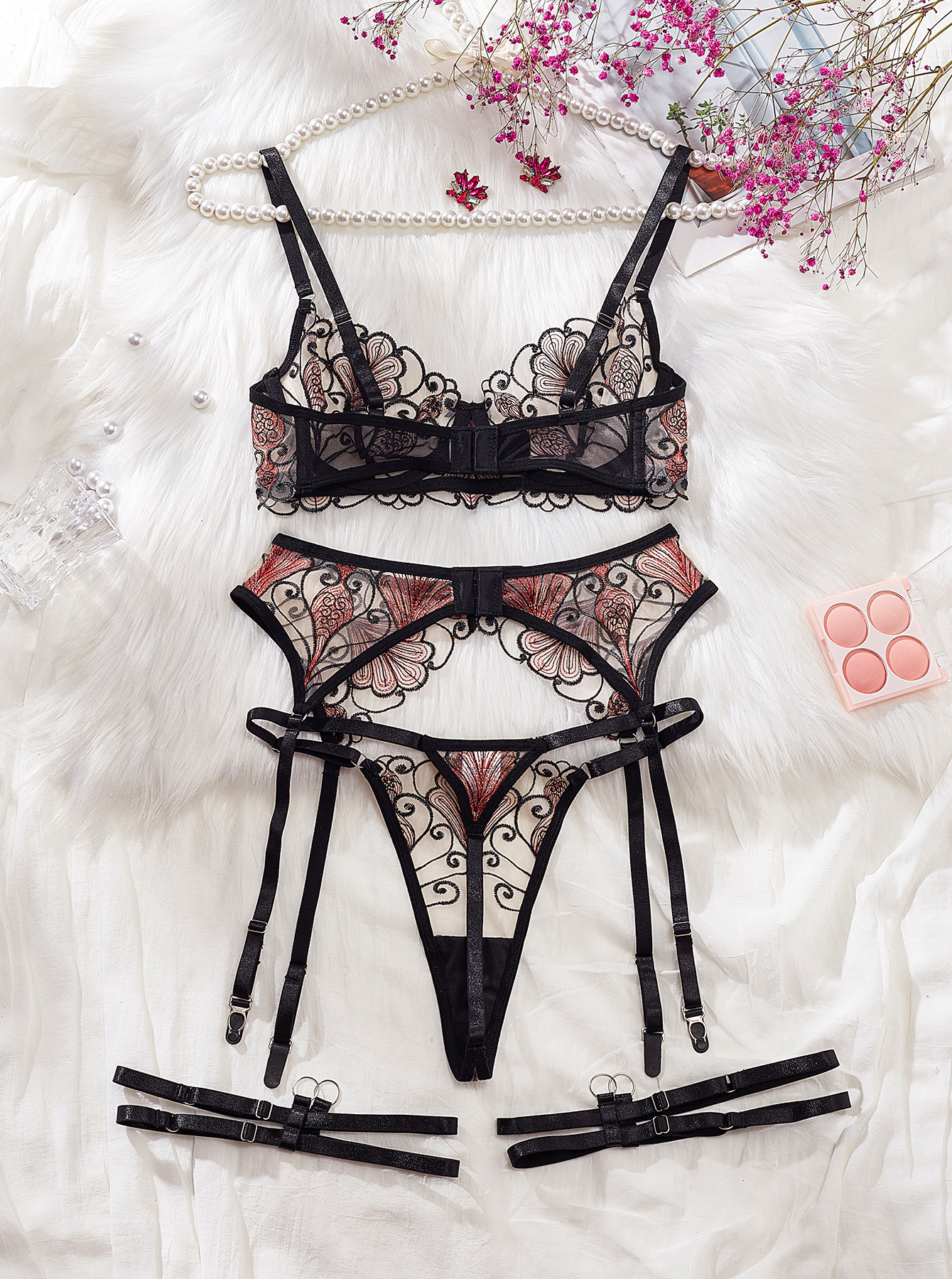 Title 14, Leaf Embroidery Mesh Bow Low-cut Underwear