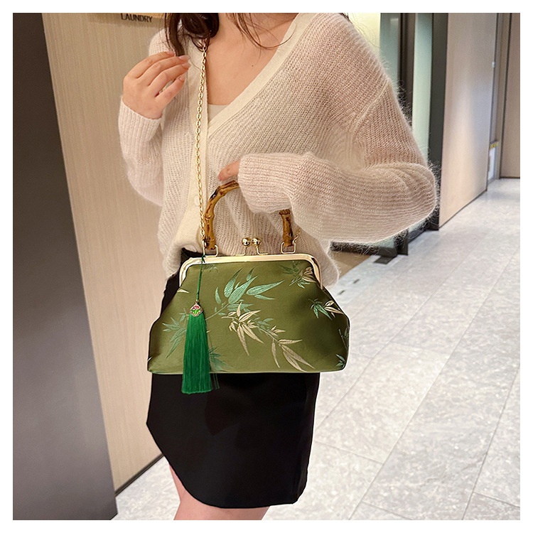 Title 6, Haftowana torba crossbody w chińskim stylu retr...