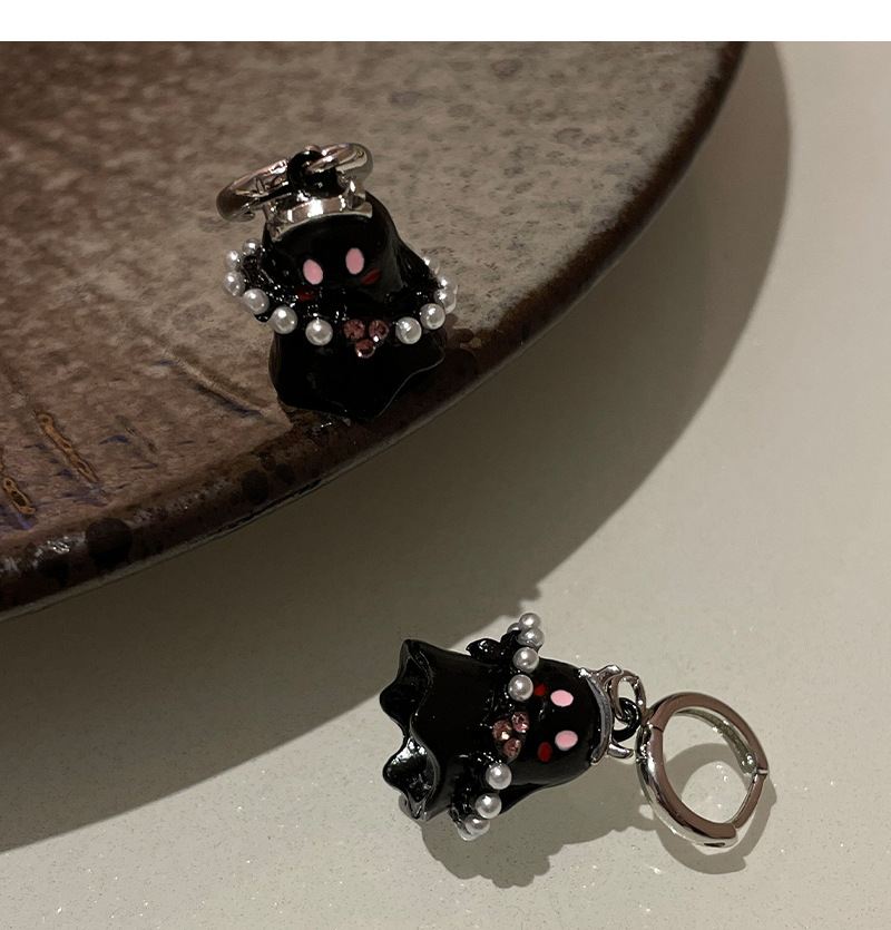 Cartoon Cute Ghost Pearl Earrings - Image 4