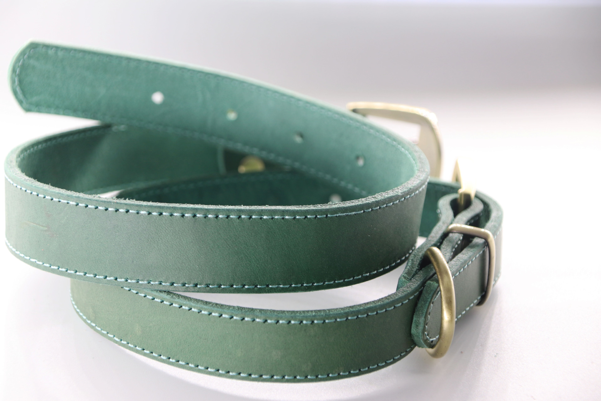 Title 4, Durable dog cowhide collar, one-layer leather. ...