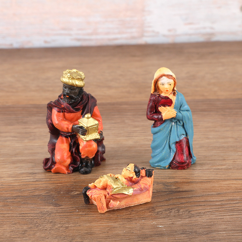 Title 8, Jesus Manger Decoration 8-piece Religious Chris...