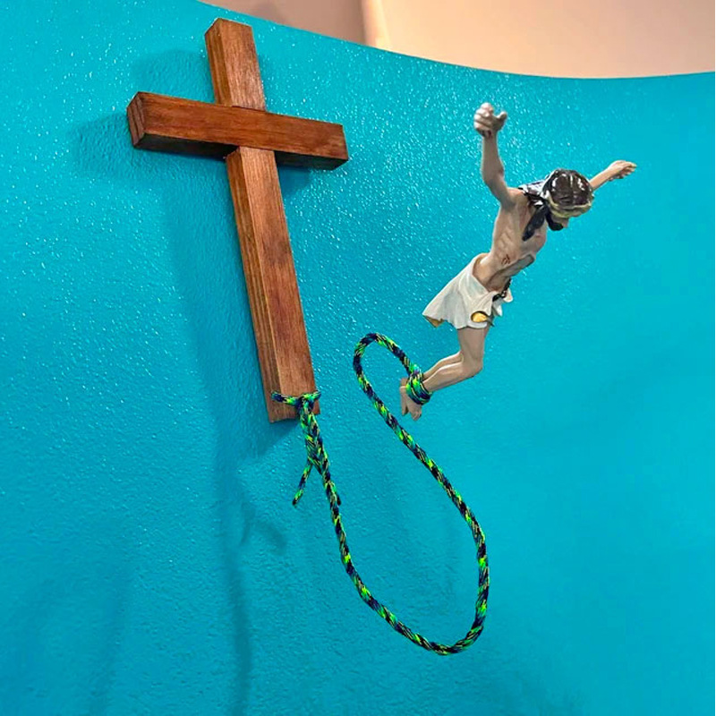 Title 4, Easter Decorative Creative Bungee Jumping Jesus...