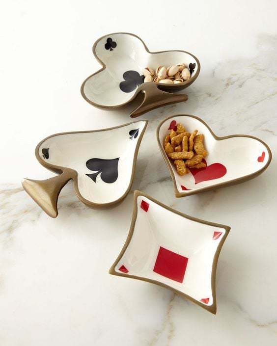 Title 6, Playing Card Plate Household Toys