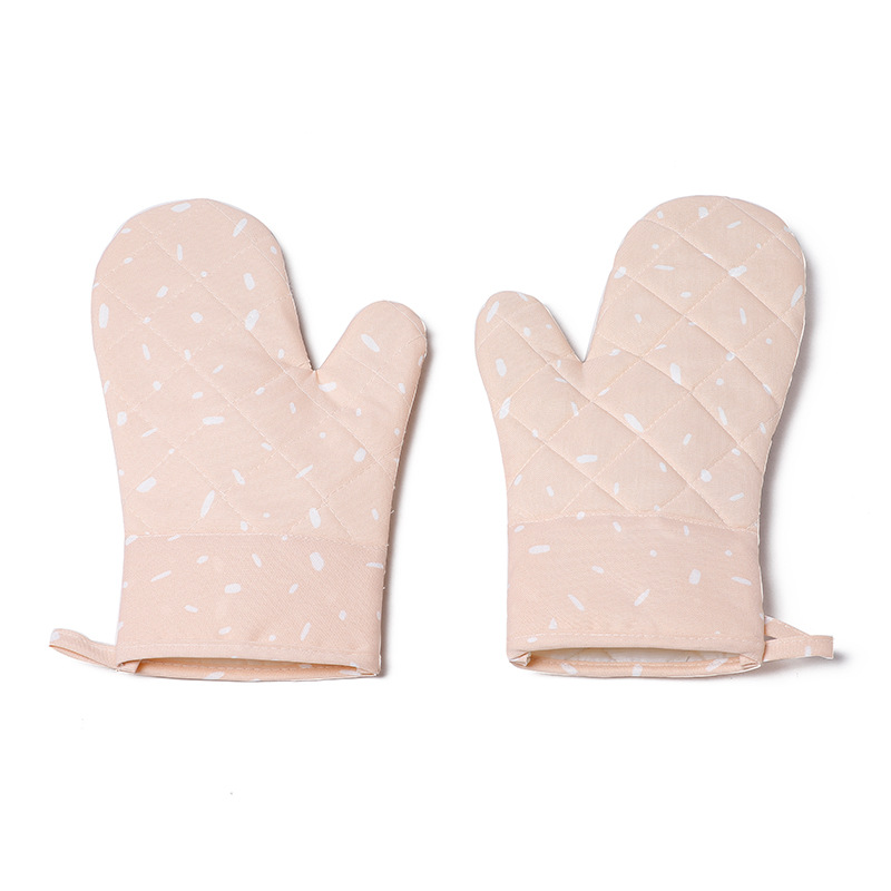 Title 7, Home fabric microwave oven gloves