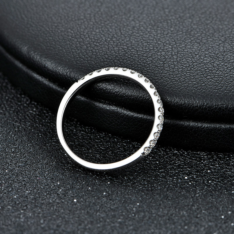 Title 4, Sterling Silber Ring mit Moissanit. Funkelnder ...