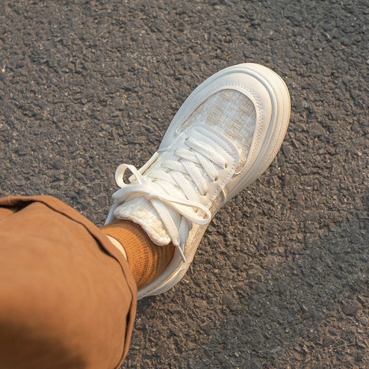 Title 5, Japanse sportschoenen met dikke witte zool voor...