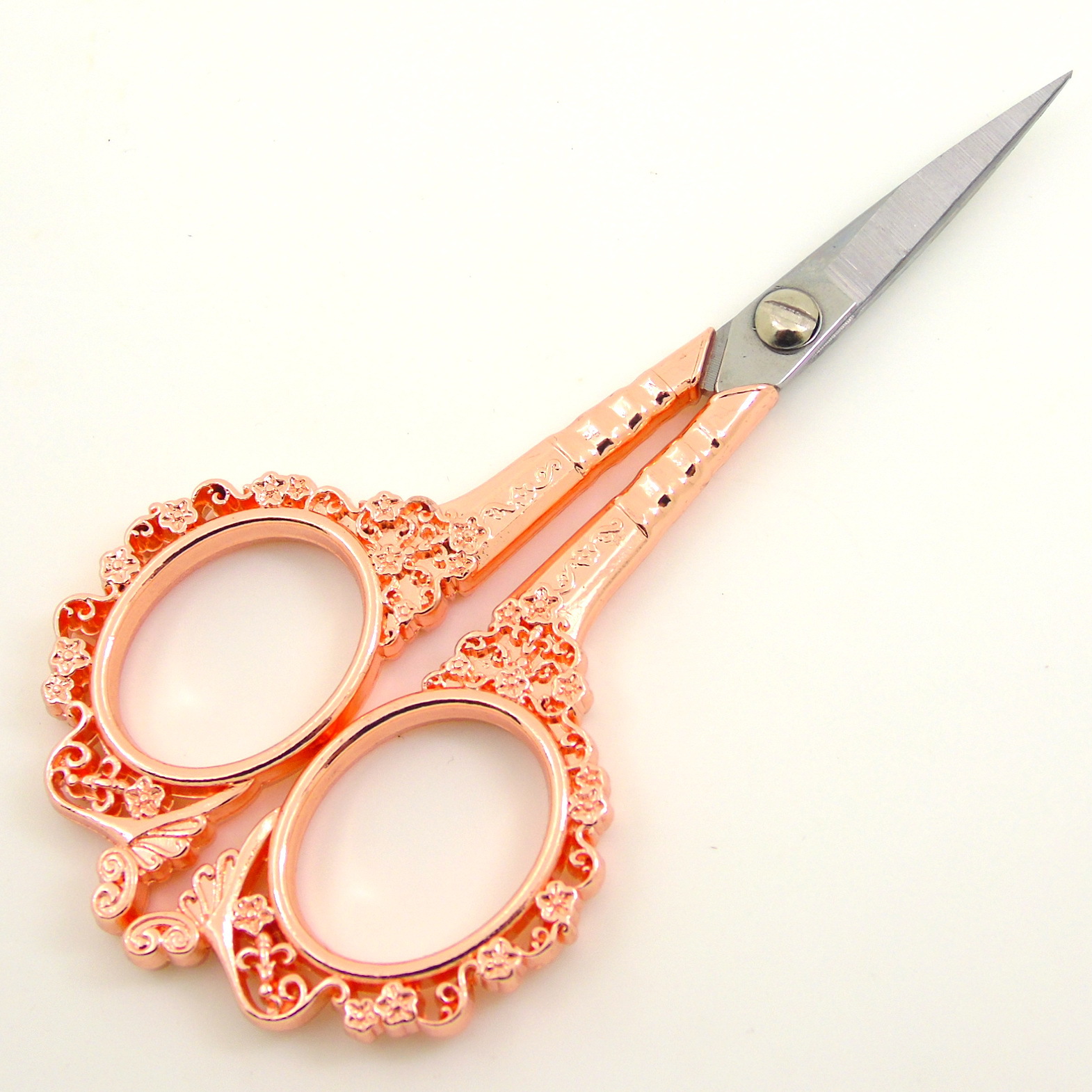 Title 9, Plum Blossom Hollow Court Plum Vintage Scissors